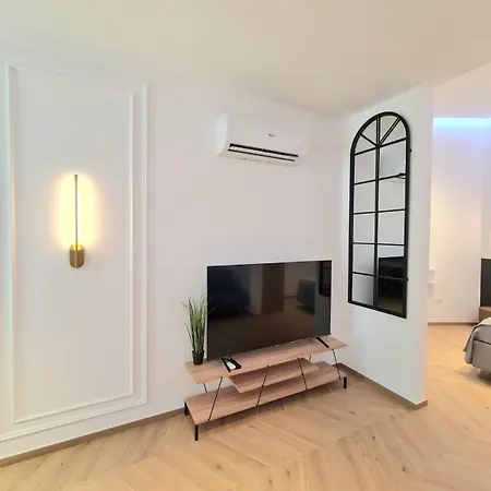 Corte Ground 106 * باري